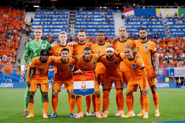 达拉斯锁定,戴维斯续约,曝独行侠将,90vs足球即时比分,90vs比分,90vs体育比分网,比分直播