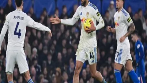 中超赛场风云突变：国安平局收场，泰山逆转胜4-3，申花3-1逆风翻盘